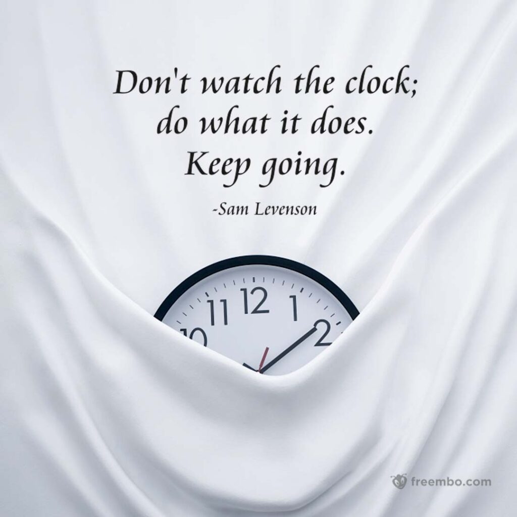 clock hang in cloth pocket with quote